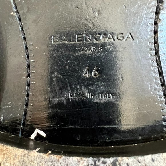 BALENCIAGA Men's Black Leather Derby Shoes. - Picture 12 of 16